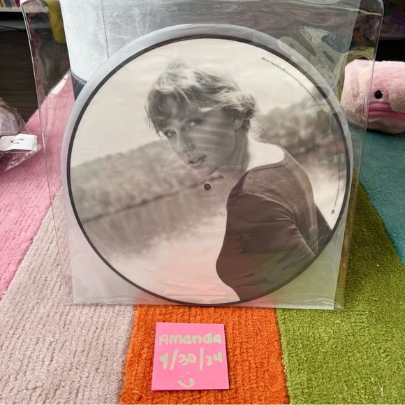 Taylor Swift Cardigan 12” Picture Disc Vinyl - Picture 2 of 3